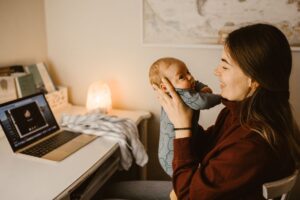 Communication bébé et rééducation : tout comprendre pour agir tôt