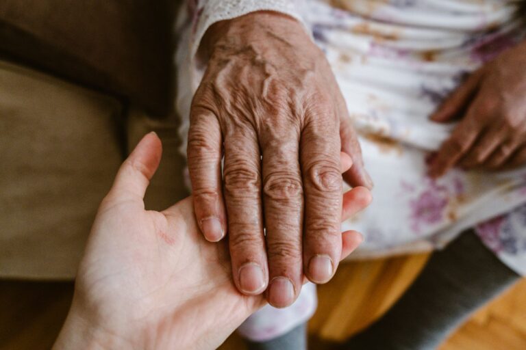Deuil répété chez la personne âgée : prévention et accompagnement