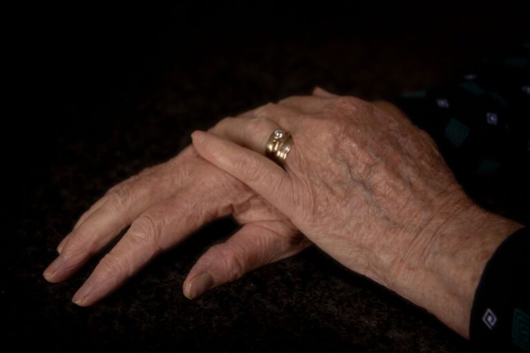 La maladie d&rsquo;Alzheimer : comprendre, prévenir et accompagner