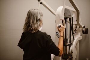La sarcopénie : comprendre et prévenir la perte musculaire liée à l'âge