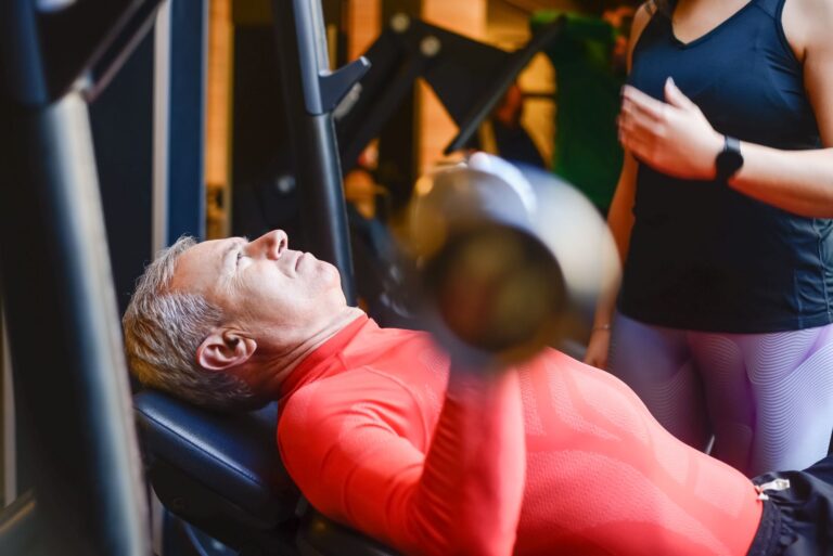 La sarcopénie : comprendre et prévenir la perte musculaire liée à l&rsquo;âge