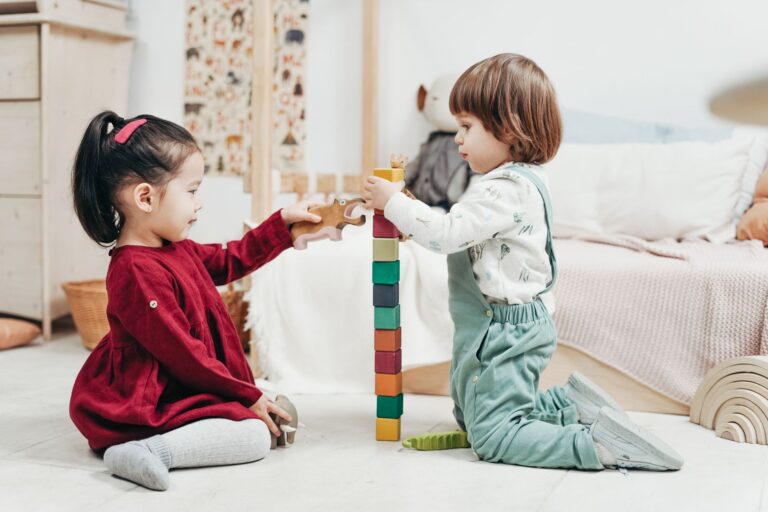 La socialisation de l&rsquo;enfant : guide complet pour les parents