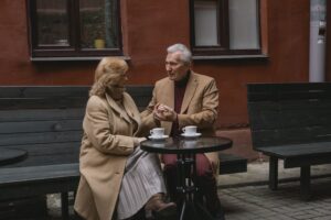 Langage intact : comment prévenir le déclin des capacités langagières avec l'âge