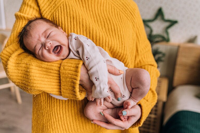Les coliques du nourrisson : comprendre et apaiser bébé