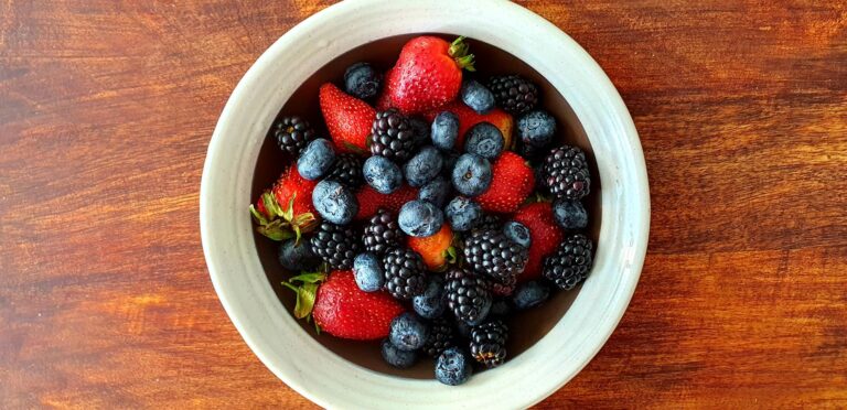 Les superaliments : entre mythes marketing et réalités scientifiques