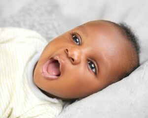 Muguet du bébé : causes, symptômes, traitement et prévention