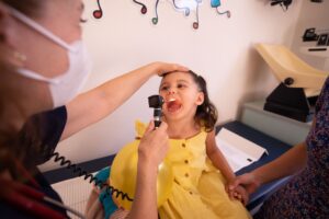 Otite récurrente chez l'enfant : causes, prévention et traitement