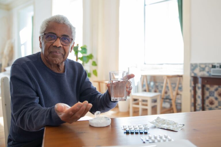 Prométhazine comme antiémétique en gériatrie : usage, posologie et précautions