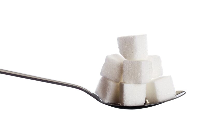 Sucres raffinés et santé : comprendre les risques et protéger son organisme