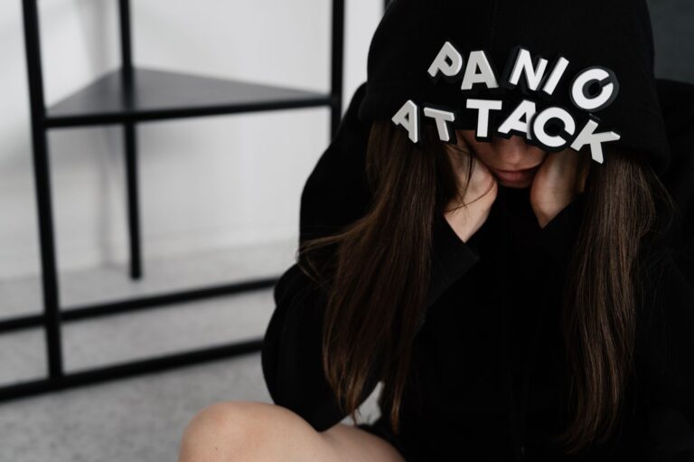 Trouble panique : comprendre les complications et leurs conséquences