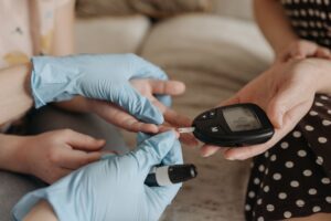 Acidocétose diabétique : causes, symptômes, traitement et prévention