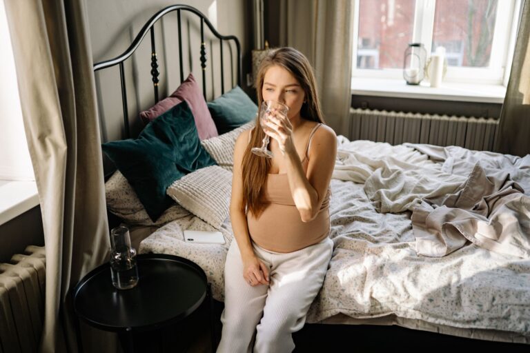 Alcool et grossesse : quels risques pour le bébé et la mère ?