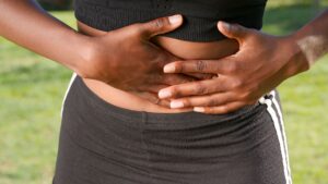 Ballonnement : causes, symptômes, diagnostic et traitements efficaces