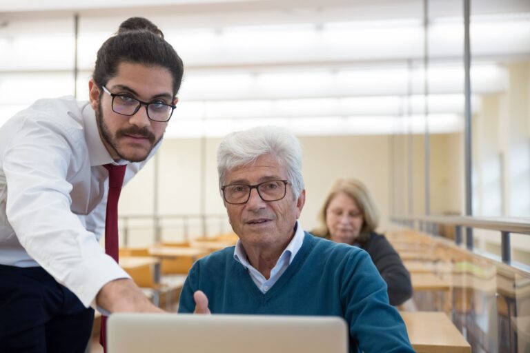 Éducation à la protection des personnes âgées : prévenir les risques et accompagner la vulnérabilité