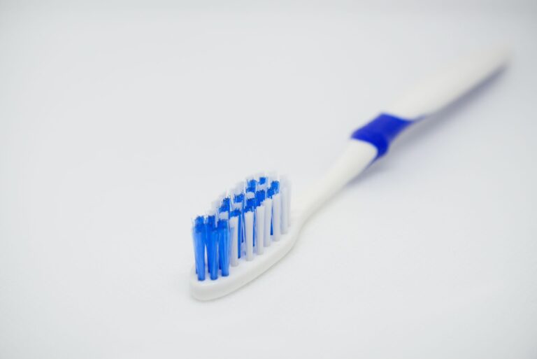 Halitose (Mauvaise haleine) : causes, diagnostic et traitements efficaces
