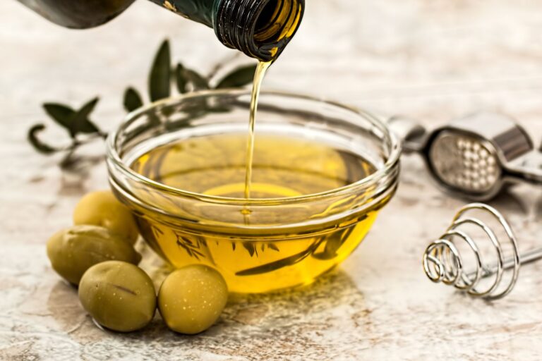 Huile d&rsquo;olive et polyphénols avancés : le guide complet pour maximiser ses bienfaits santé