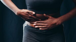 Nausées et vomissements : causes, symptômes, traitements et prévention