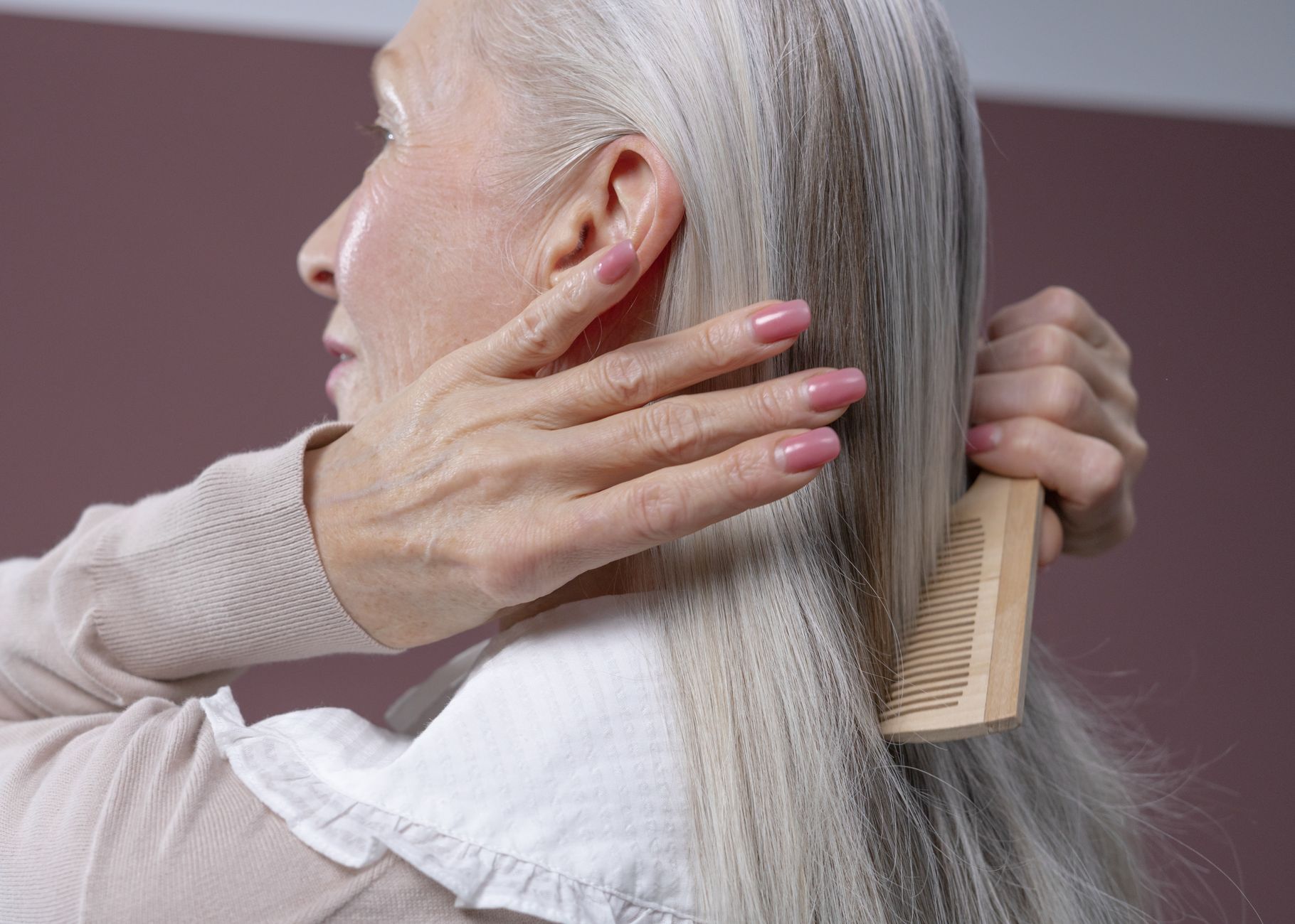 Perte de cheveux : comprendre, prévenir et traiter la chute capillaire