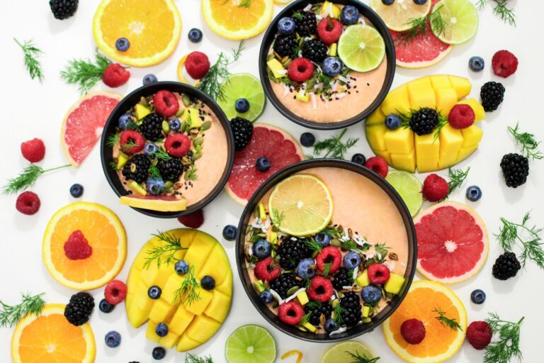 Polyphénols des fruits : bienfaits et complications à connaître