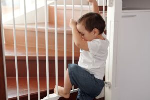Prévention des chutes chez l'enfant : guide complet pour les parents