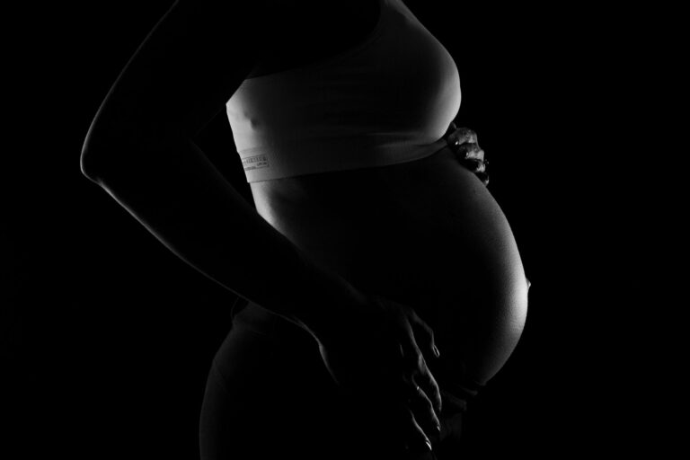 Prise de poids au 3e trimestre : combien de kilos et comment les répartir