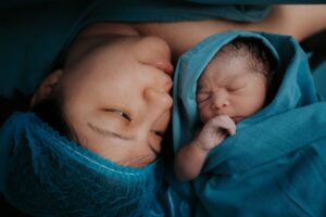 Rééducation post-accouchement : guide complet de la descente bébé à la récupération