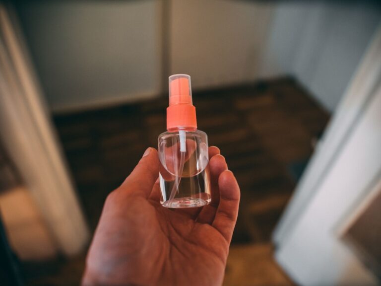 Rhinite médicamenteuse : causes, symptômes et solutions pour s&rsquo;en libérer