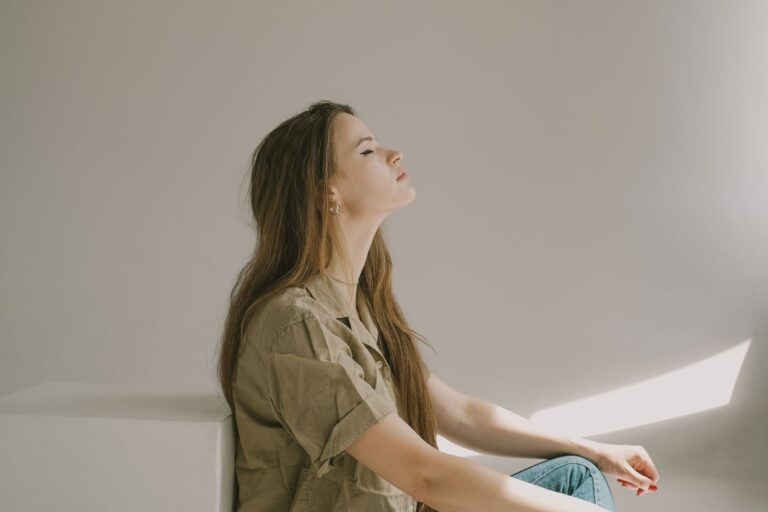 Rumination avancée : comprendre et surmonter les pensées négatives persistantes