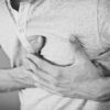 Syndrome coronarien aigu : causes, symptômes, diagnostic et traitement