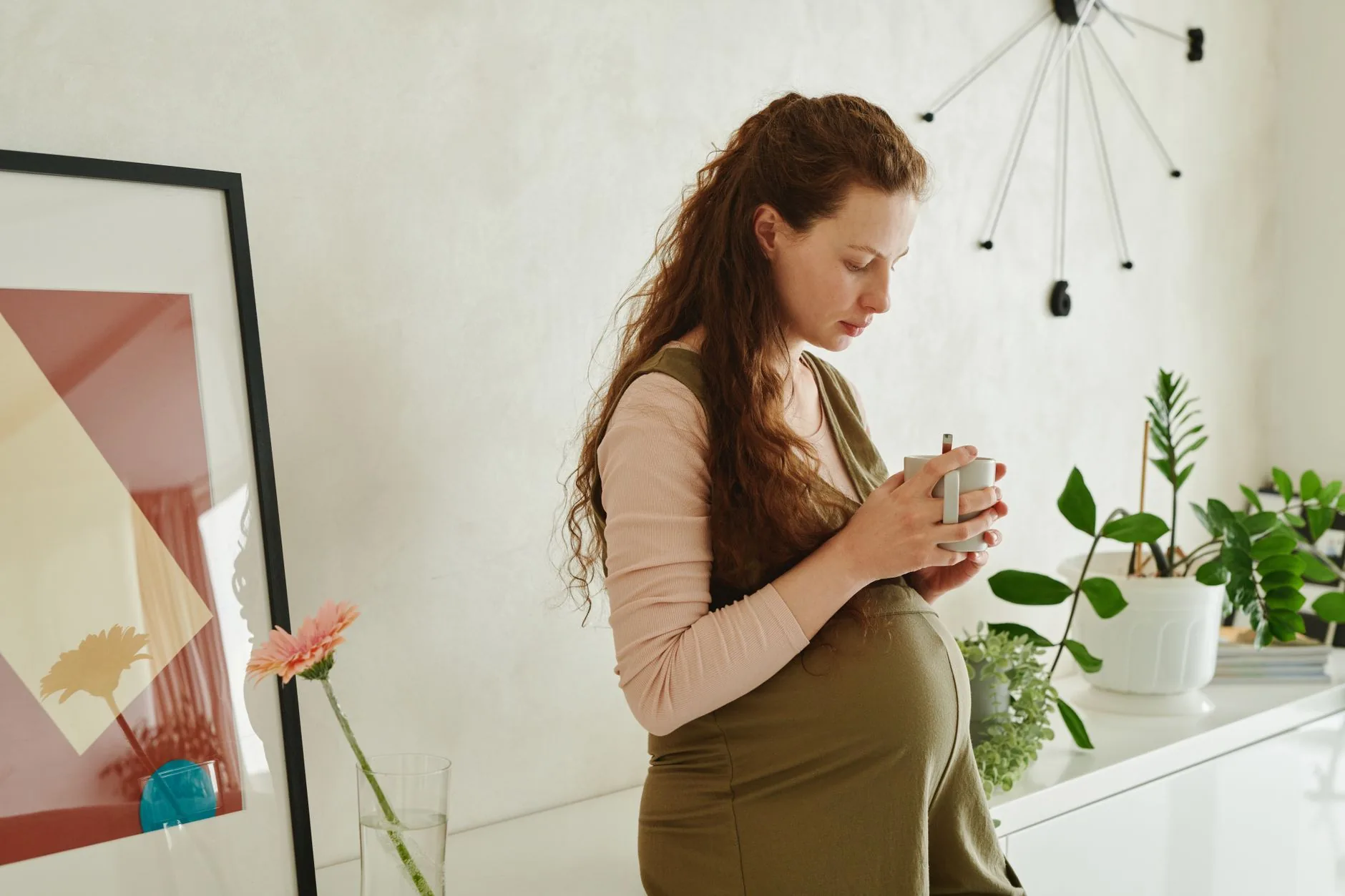 Arrêter la caféine pendant la grossesse : guide et conseils