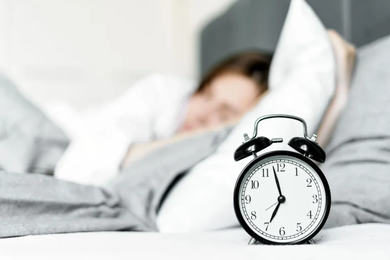Heure du coucher régulière : traitement naturel et bienfaits