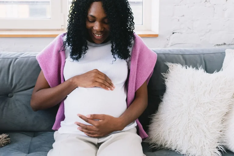 Seins sensibles pendant la grossesse : diagnostic et causes