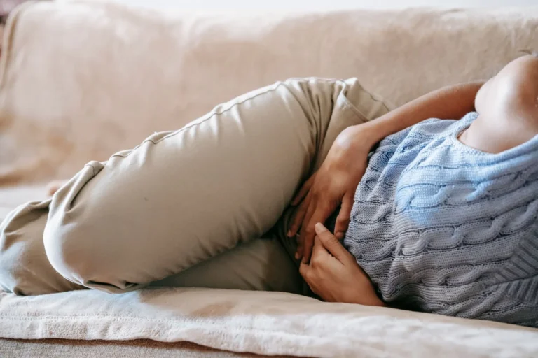 Ulcère gastrique pédiatrique : causes et symptômes